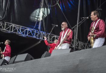 Me First And The Gimme Gimmes - Photo By Dänu